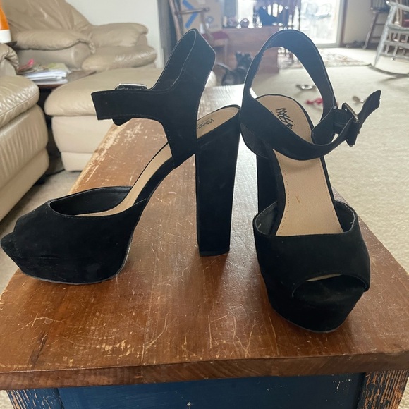 Mossimo black suede platform heels size 8.5 - Picture 8 of 9